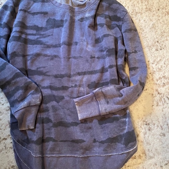 🆕Blue tiger stripe sweatshirt, NWT. - Picture 3 of 3